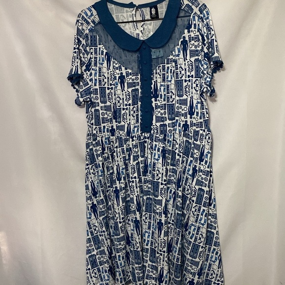 TORRID BBC DR.WHO WO SIZE 2(2X)DRESS BLUE PETER PAN COLLAR SHEER INSET BUTTONS - Picture 8 of 12